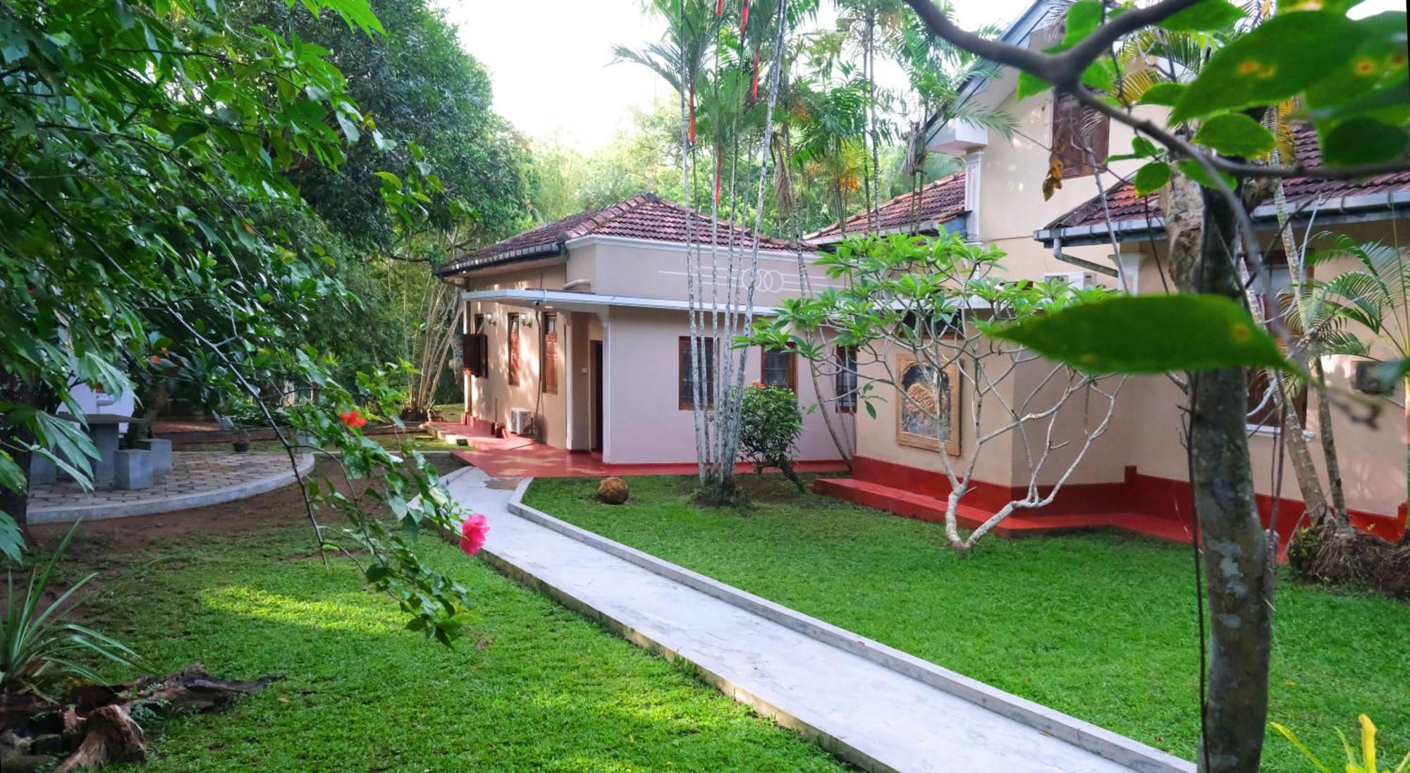 בנטוטה Chandra Villa Ayurveda Resort מראה חיצוני תמונה